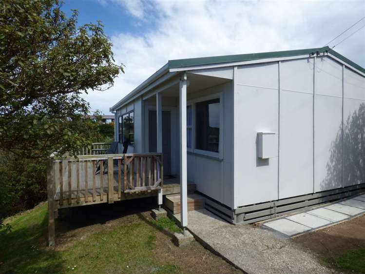 1 Rata Street Kaka Point_12