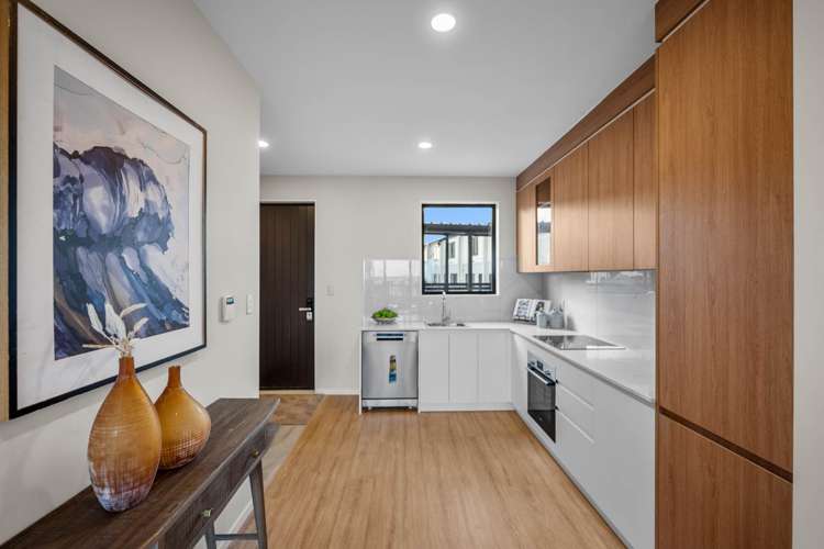 19/929-933 East Coast Road_4