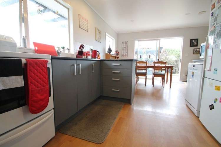 19 Parakai Avenue Parakai_8