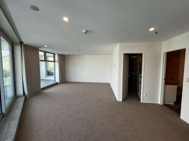 10B/2 Marine Parade 11229_9