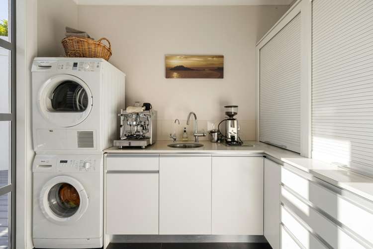 5 Lake Domain Drive Hamilton Lake_10