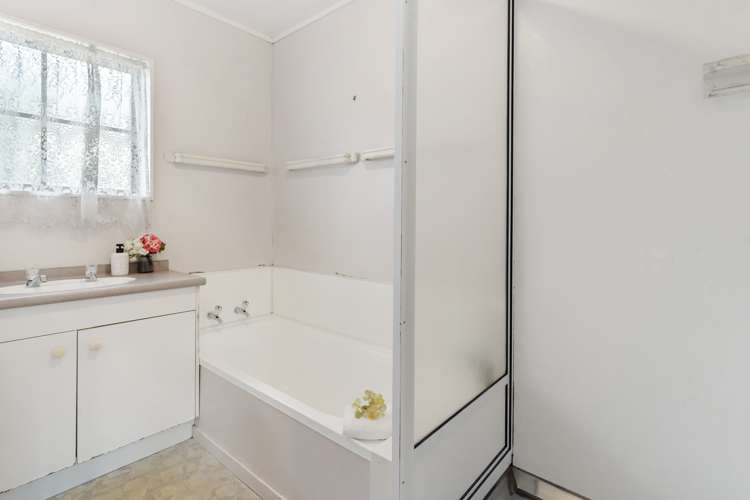 2/10 Great South Road Papakura_13