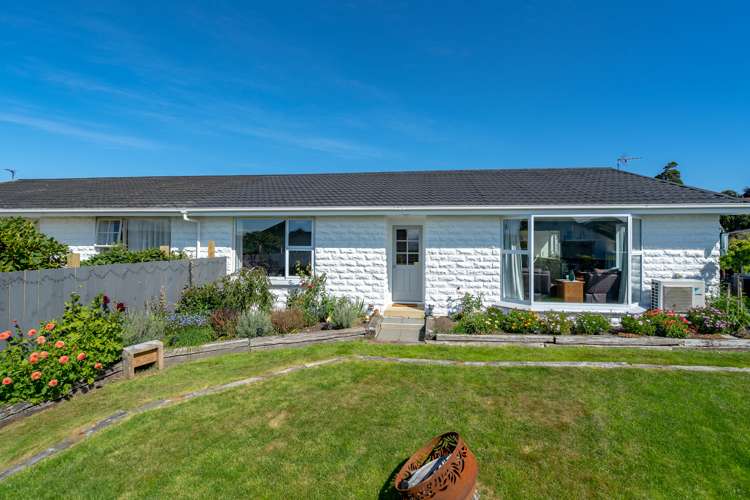 99a Easther Crescent Kew_17