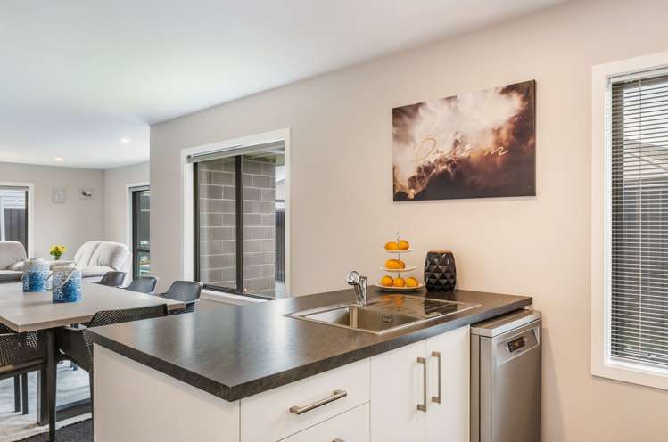 10 Mayfly Grove Nukuhau_10