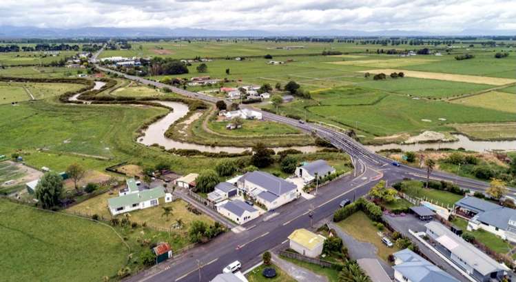 6 Front Miranda Road Waitakaruru_9