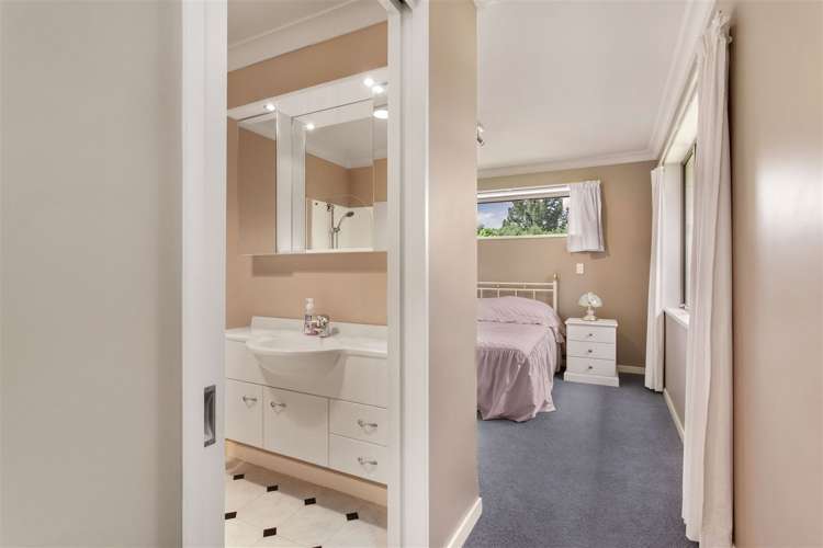 49 Roscrea Place Swannanoa_14