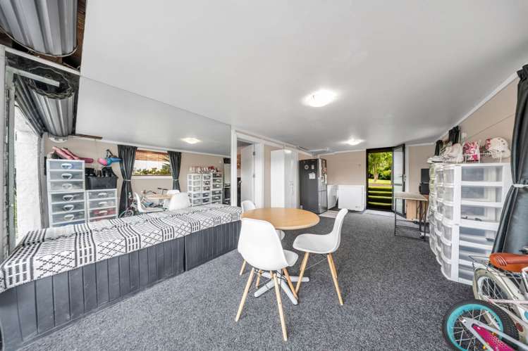 13 David Avenue Hill Park_19