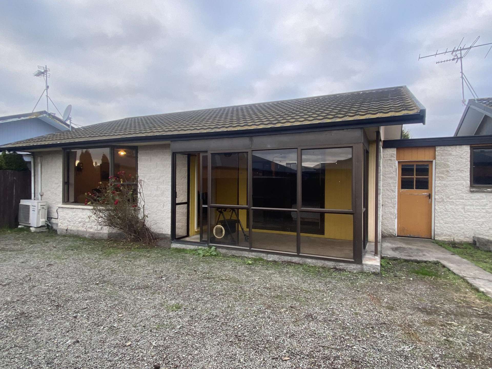 2/260 Moore St Ashburton_0