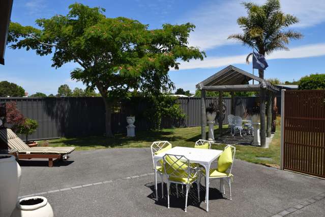 16 Heynes Place Clive_4