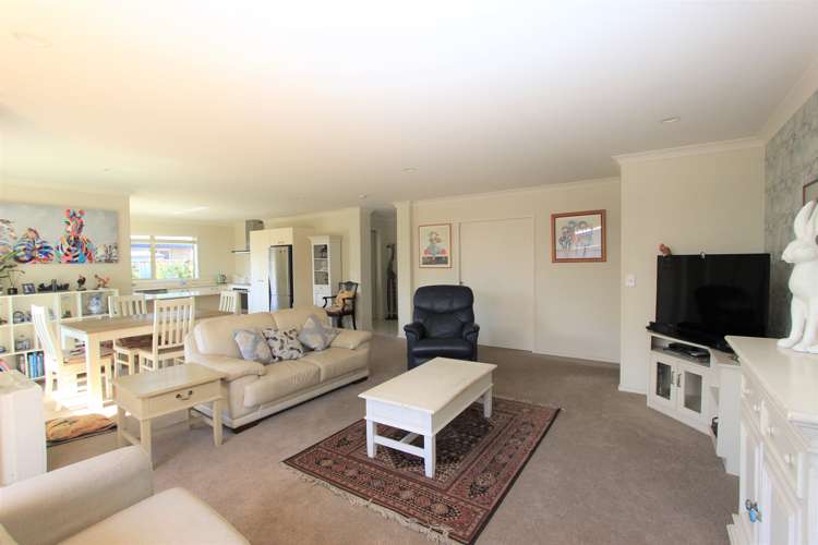 19 Korari Grove Redwoodtown_4