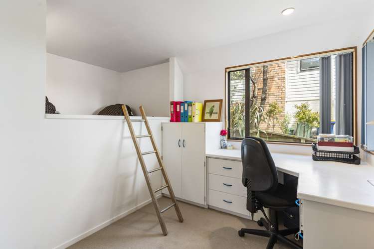 8 Webb Place Forrest Hill_22