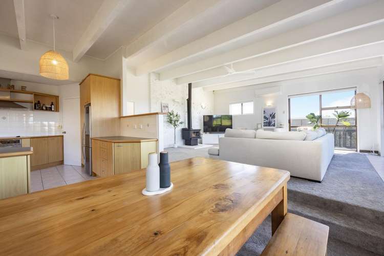 219 Royal Road Massey_5