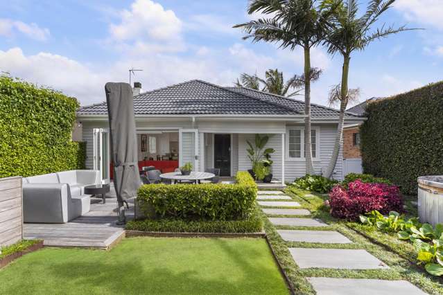 Fabulous St Heliers Haven - Beachside living