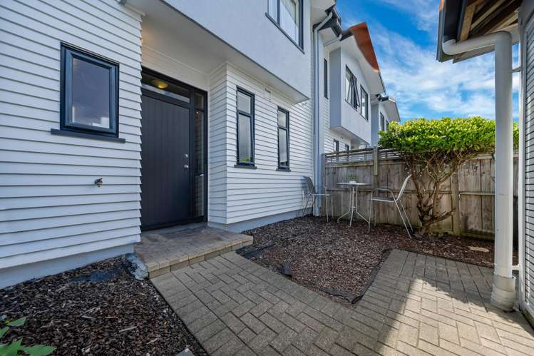 57/2 Armoy Drive East Tamaki_20