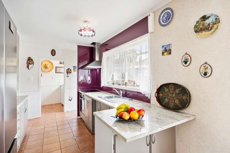 16 Kurnell Drive Botany Downs_9