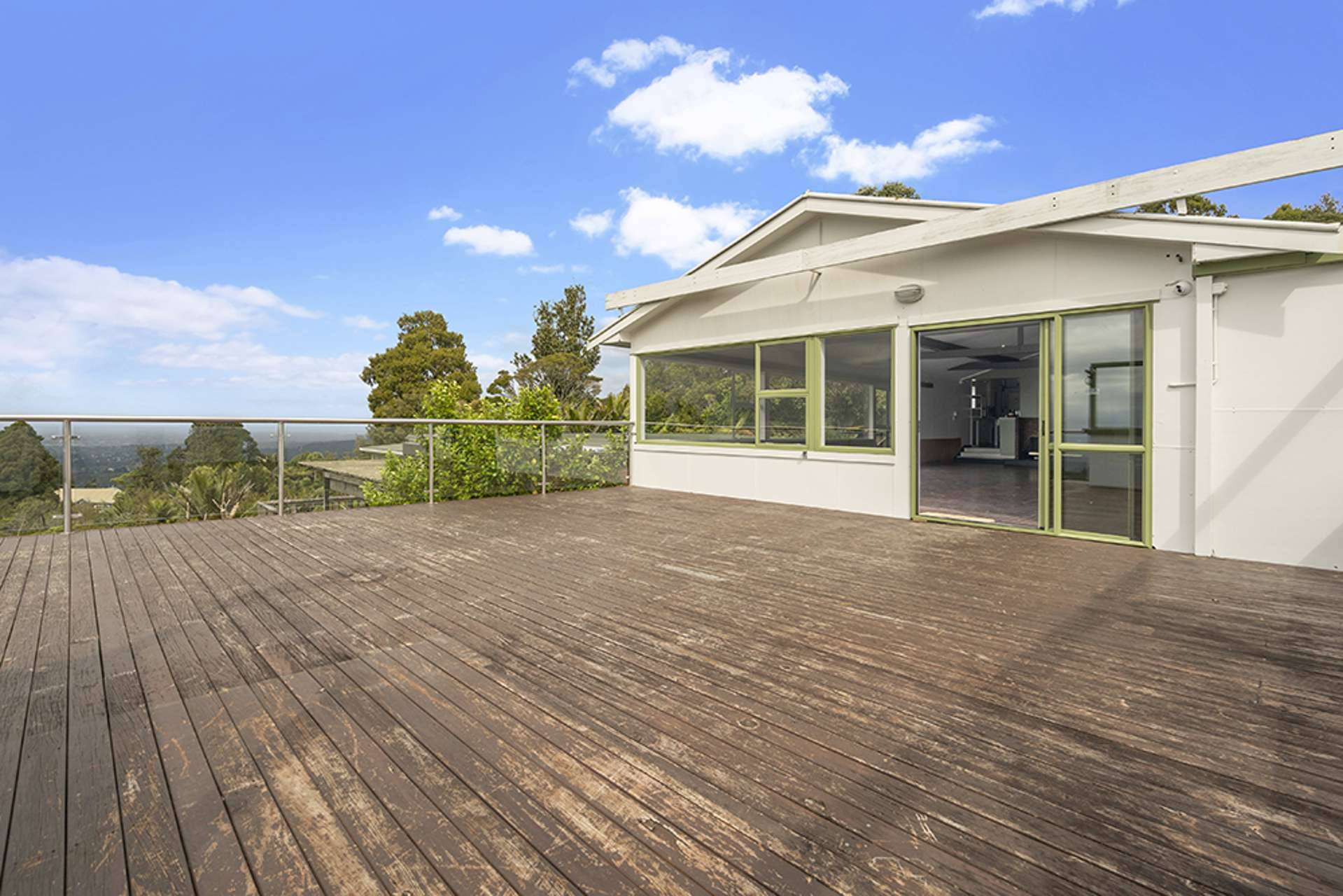 473 Scenic Drive Waiatarua_0