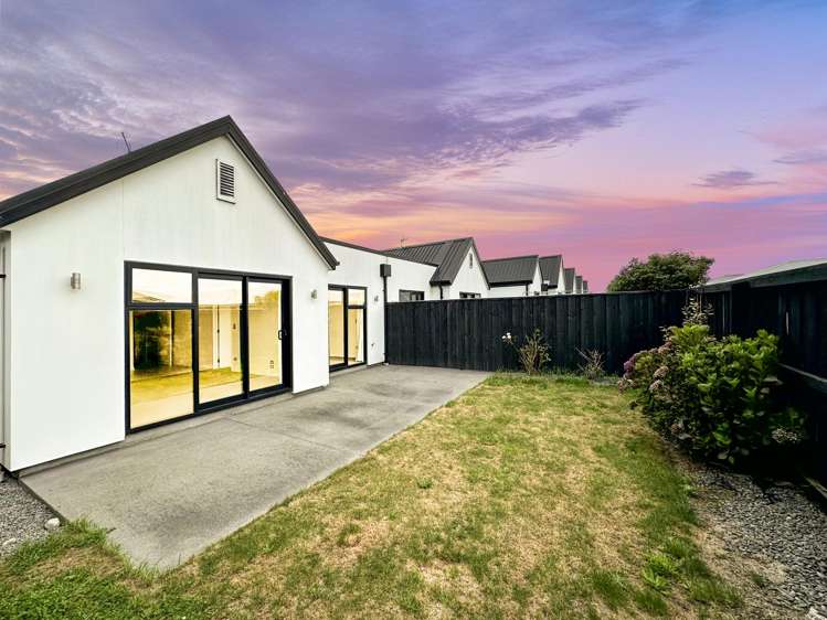 97 Faringdon Boulevard Rolleston_2