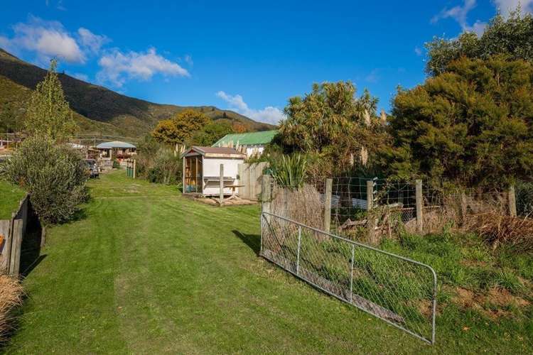 317 Waikawa Road Waikawa_21