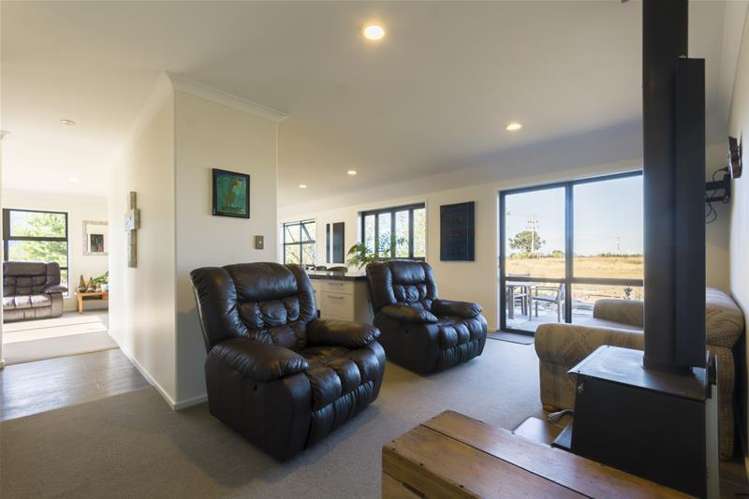 19 Shoreline Place Rarangi_6