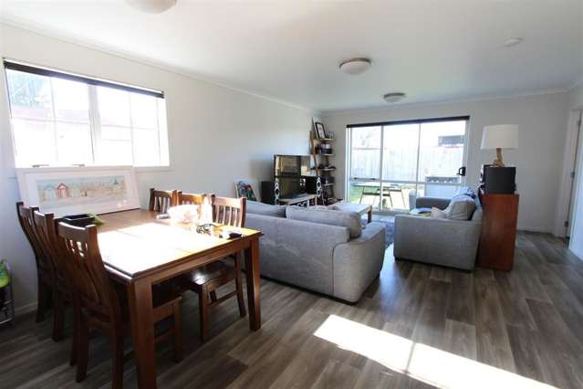 81 Chiefs Court Hamilton East_1