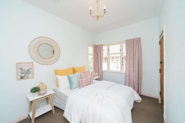 97 Savage Crescent West End_9