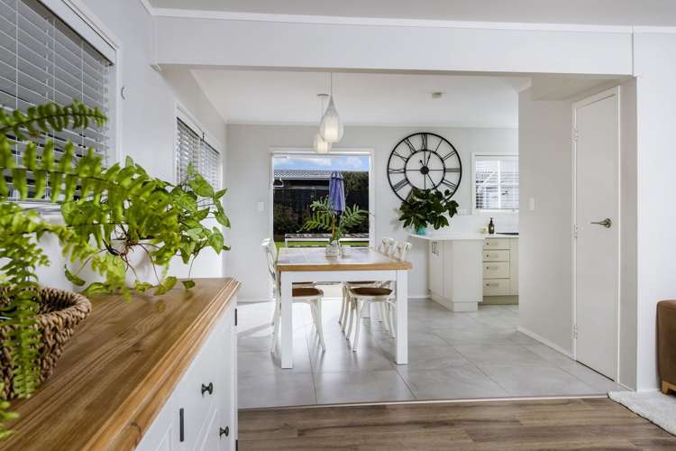 1/4 Coronation Street Belmont_5