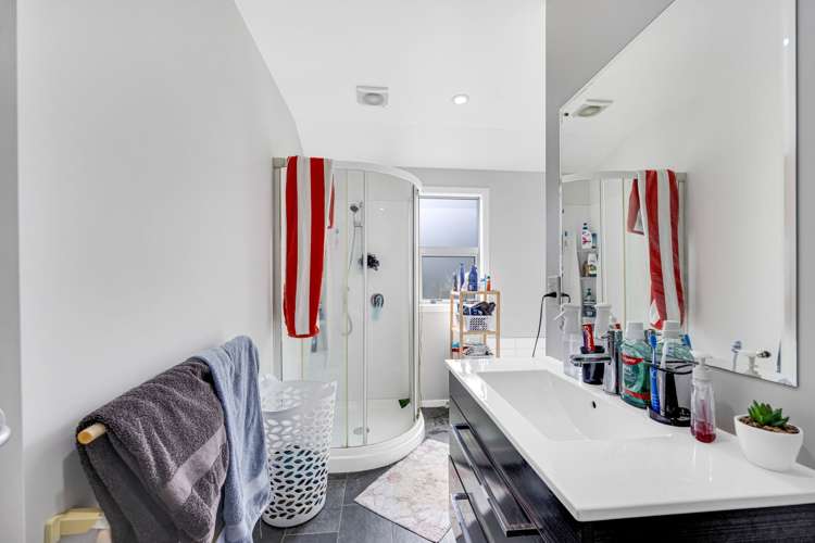 28 Sunstone Crescent Brown Owl_10