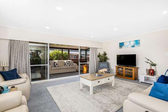 8 Tacoma Drive Totara Park_2