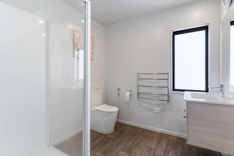 84 Matawhanga Drive Wattle Downs_5