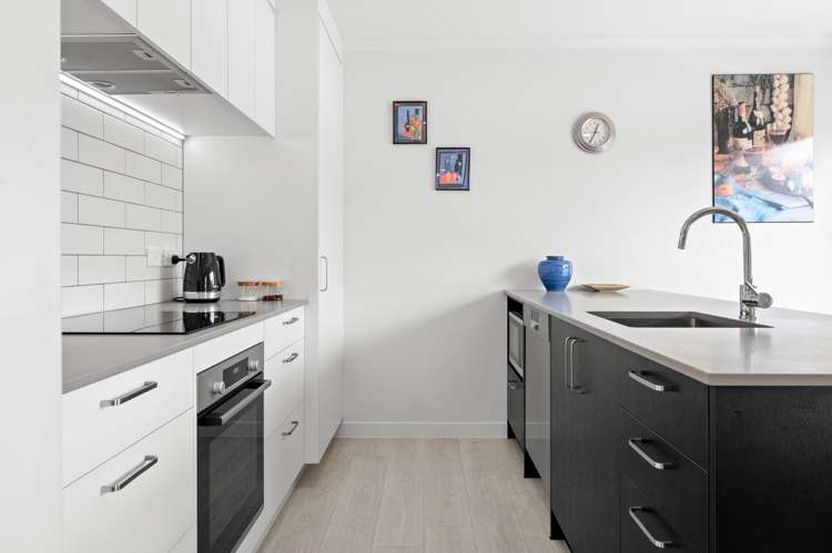 2/13 Manning Street Hamilton Central_3