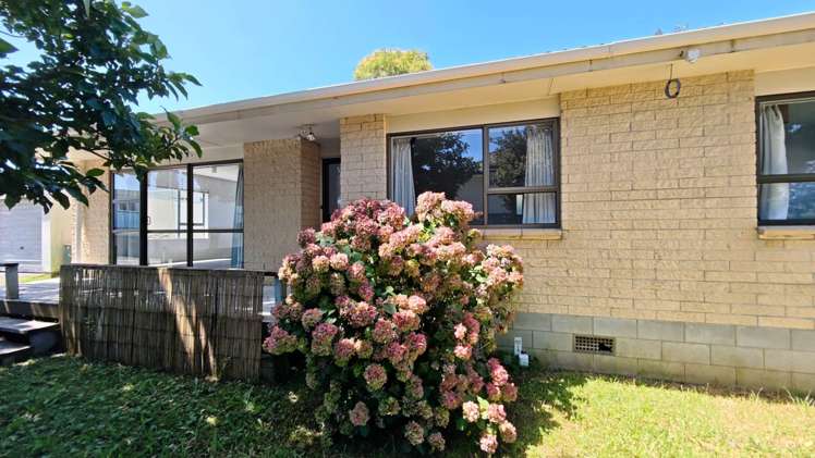 2/12 Kaipatiki Road Glenfield_10