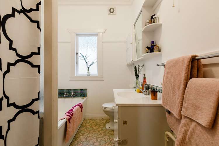 8 Messines Road Karori_16