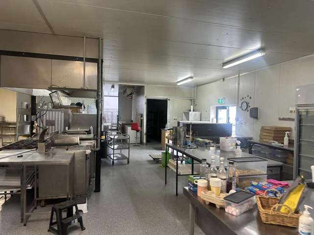 82 Hurlstone Drive Waiwhakaiho_4