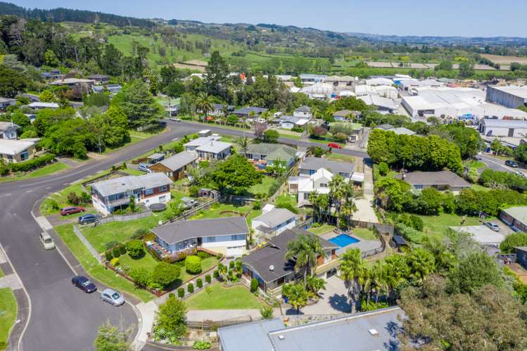 6 April Place Red Hill_18