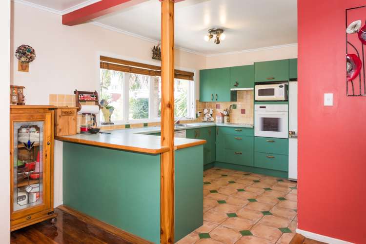 8 Fairclough Road Beach Haven_25