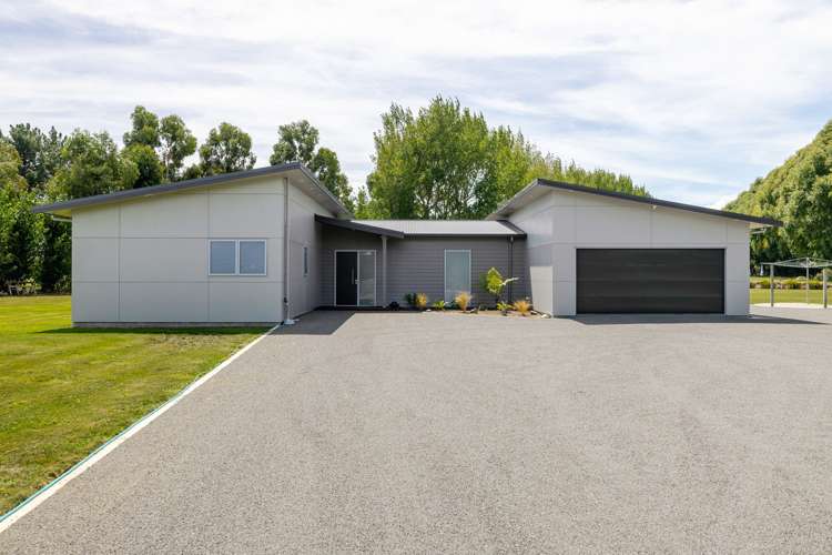 299 Reid Line East Colyton_35