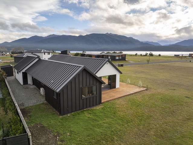 Modern Family Home + 2 Bed Unit