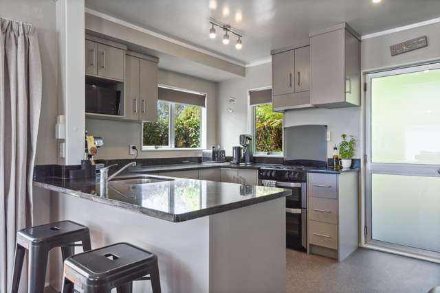 14 Burton Place Owhata_3