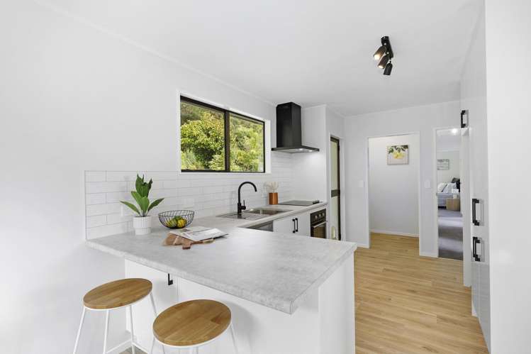 66 Castlerea Street Wainuiomata_9