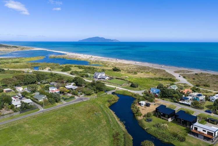 44 Kapiti Lane Otaki Beach_17