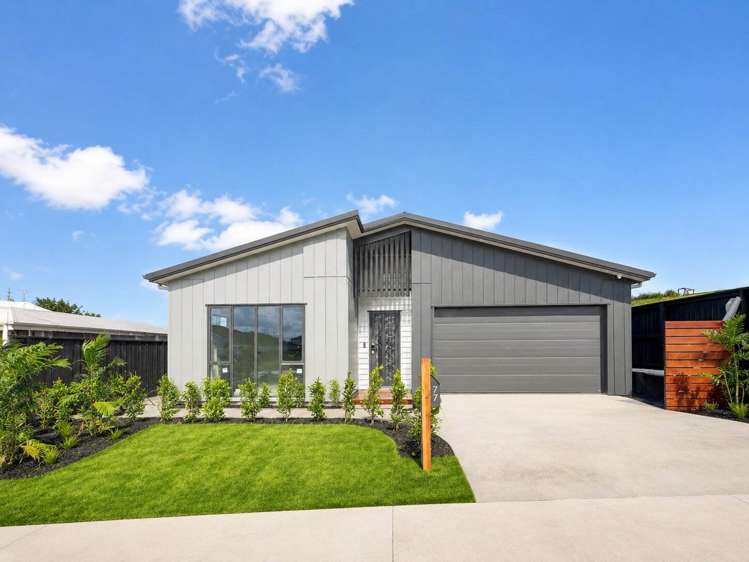 77 Parish Drive_0