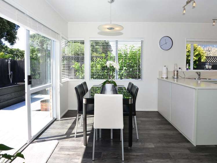 2/179 Centreway Road Orewa_6