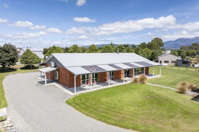 Stunning Retreat  in Te Anau - Dreams Awaits!