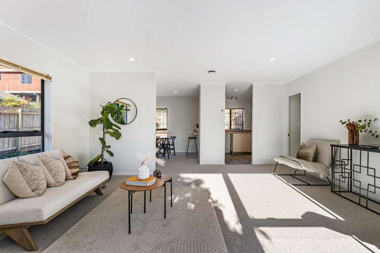 9 Davern Lane New Lynn_3