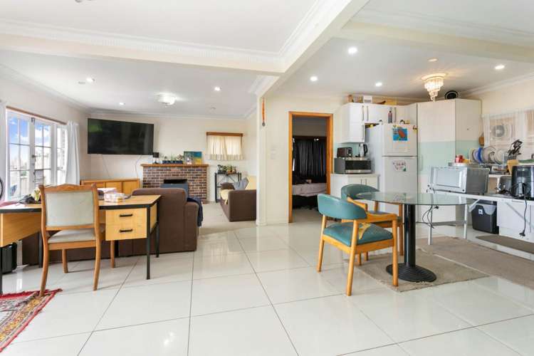 592 Massey Road Mangere_9