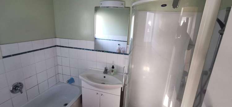 22 Deane Avenue Titirangi_9