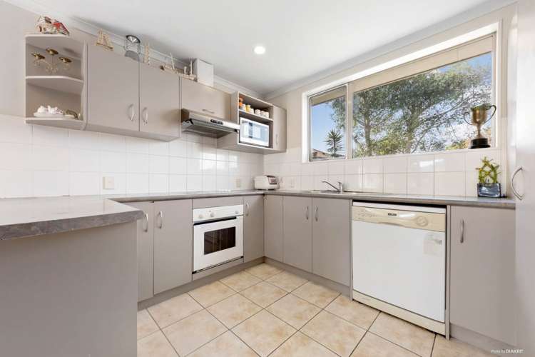 42 Heathdale Crescent Papakura_5