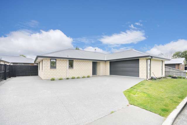 7/17 Wineberry Avenue Amberley_1