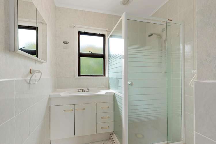 17 Emmett Street Greerton_10