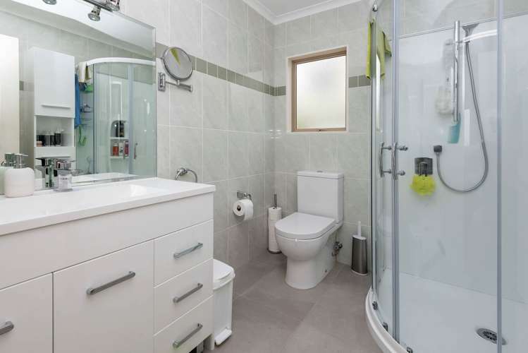 2/42 Mccahill Views Botany Downs_13